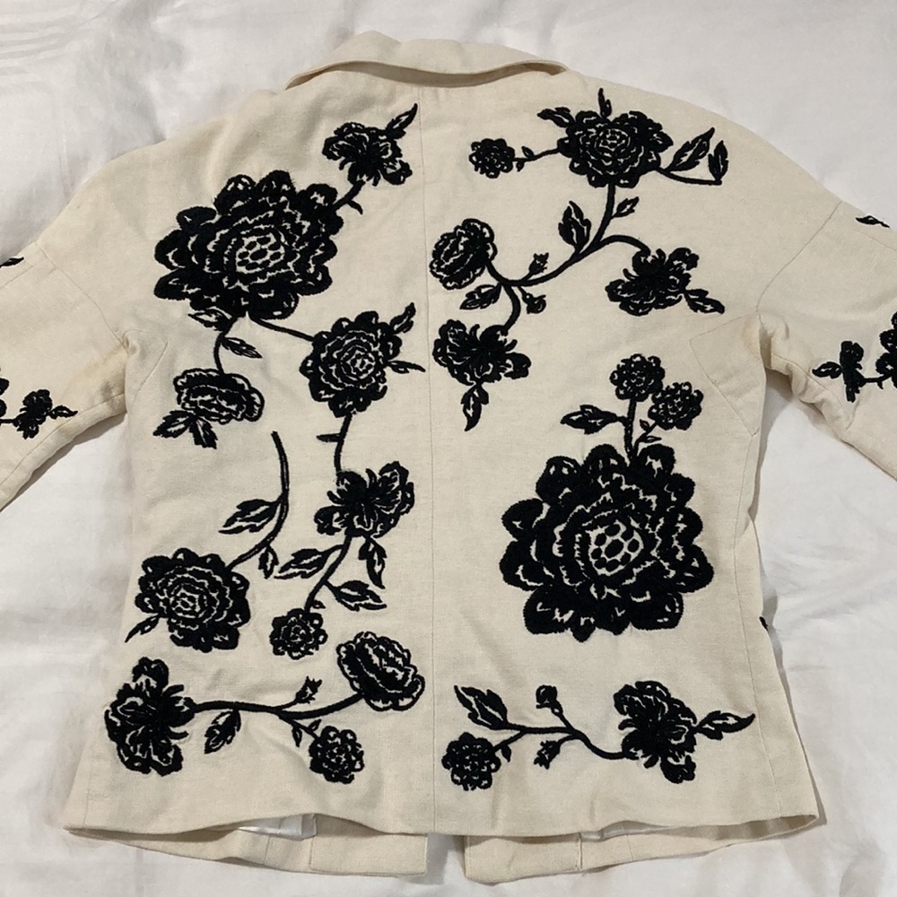 Gorgeous embroidered blazer - Picture 9 of 11